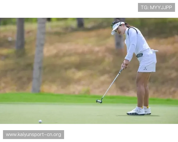 高尔夫公开赛突发赛况引热议 焦点人物赛后点评成全场关注 高尔夫公开赛突发赛况引热议 焦点人物赛后点评成全场关注